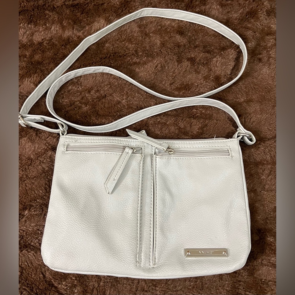 EUC Nine West Crossbody Bag